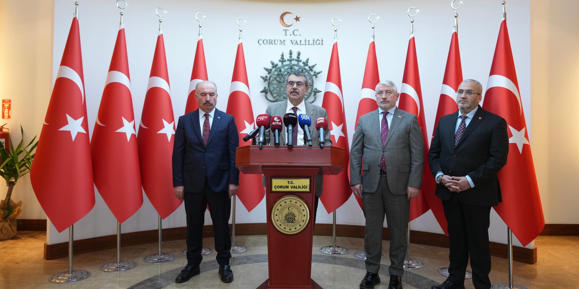 BAKAN TEKİN, ÇORUM'DA İL EĞİTİM DEĞERLENDİRME TOPLANTISINA KATILDI